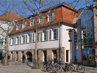 2011-04_NeustadtSchiesshaus11_isa